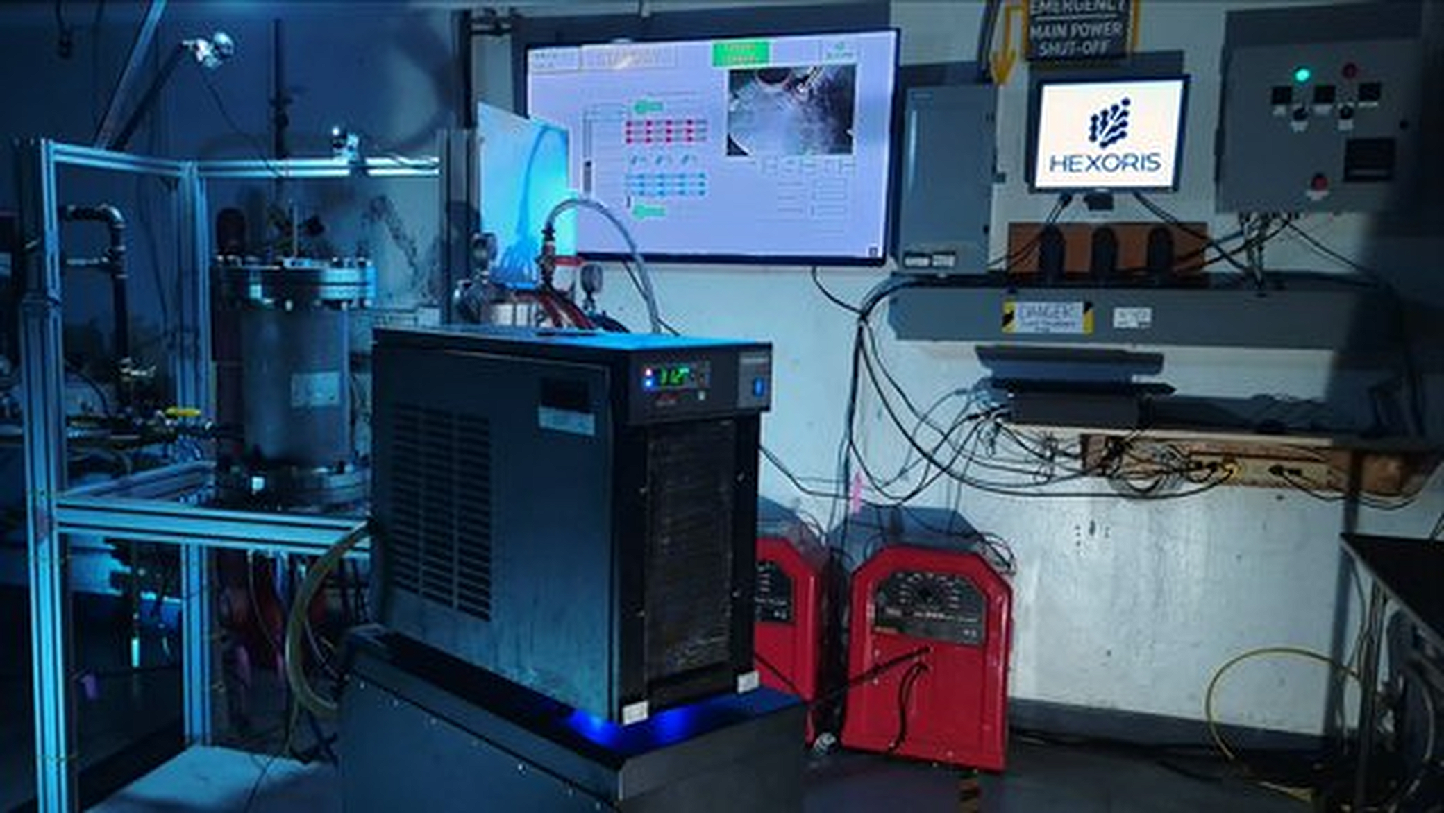 Hexoris experimental test reactor